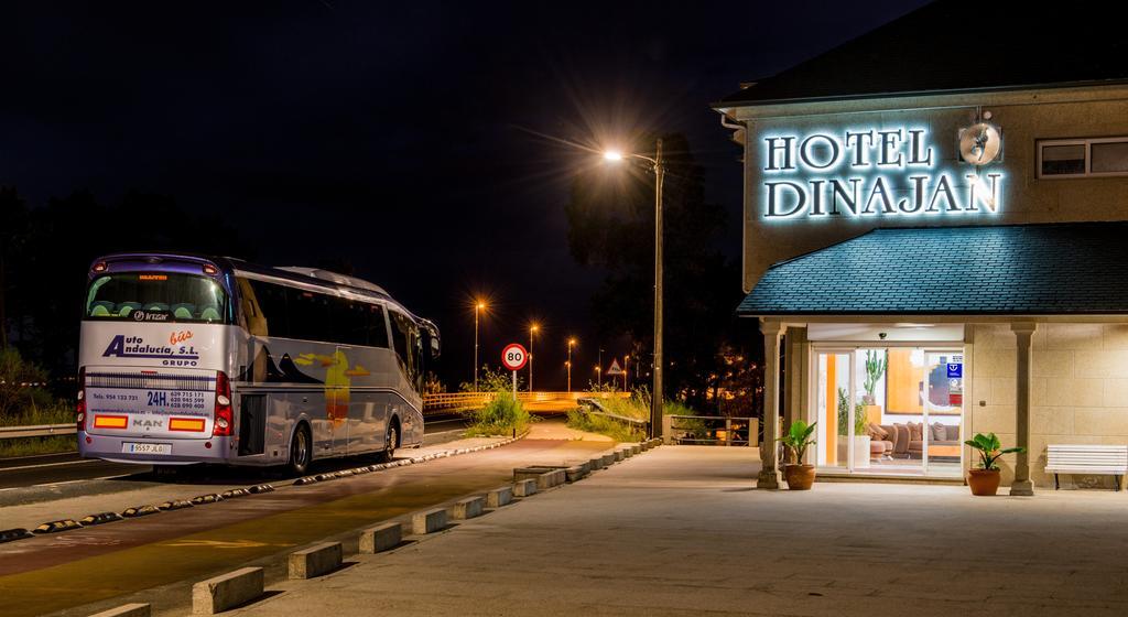 Hotel Dinajan Villanueva De Arosa Exteriör bild