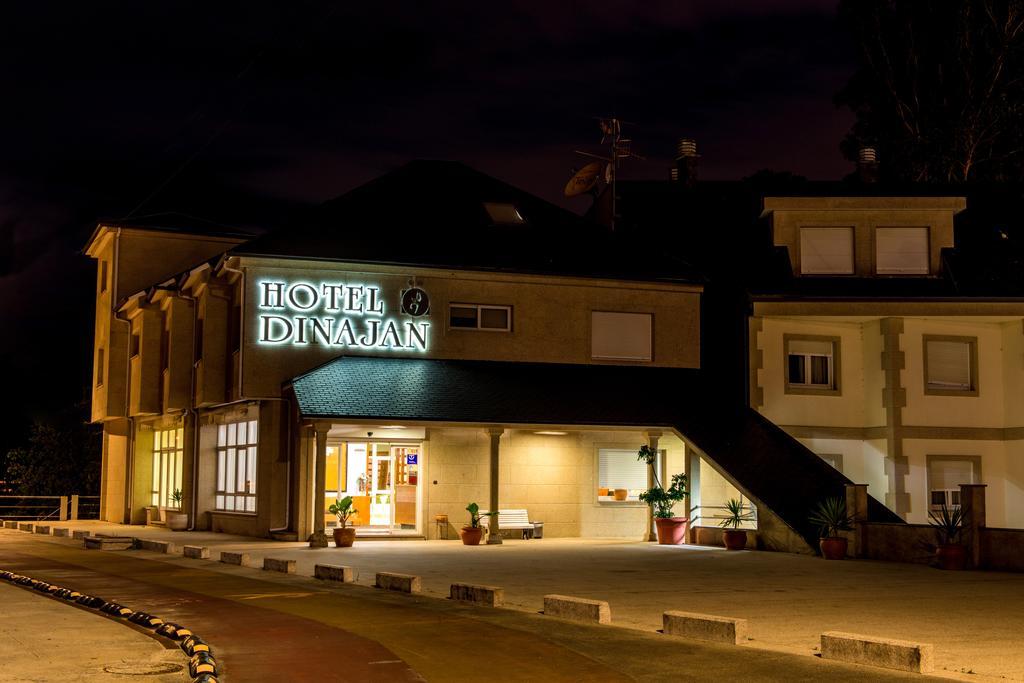 Hotel Dinajan Villanueva De Arosa Exteriör bild