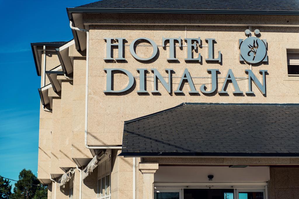Hotel Dinajan Villanueva De Arosa Exteriör bild